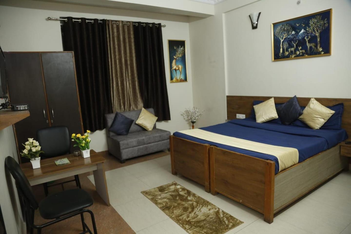 Sandalwood Vibes Bhopal Eksteriør bilde